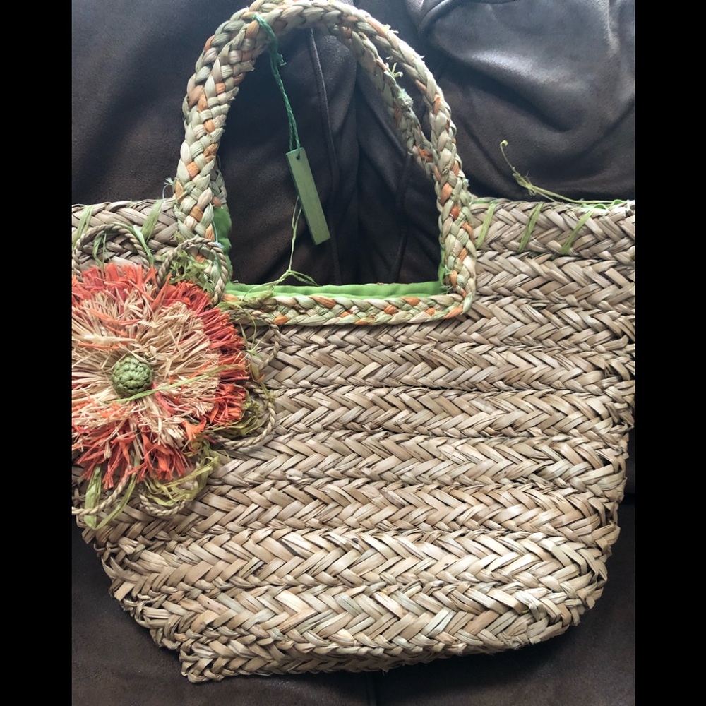 Benetton straw bag 💼